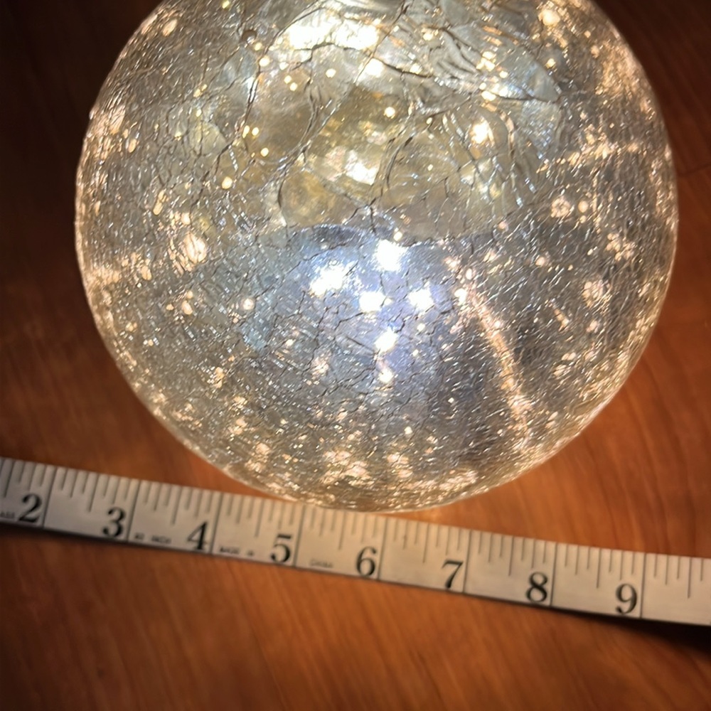 LED Illuminated Golden Orb - Picture 7 of 7